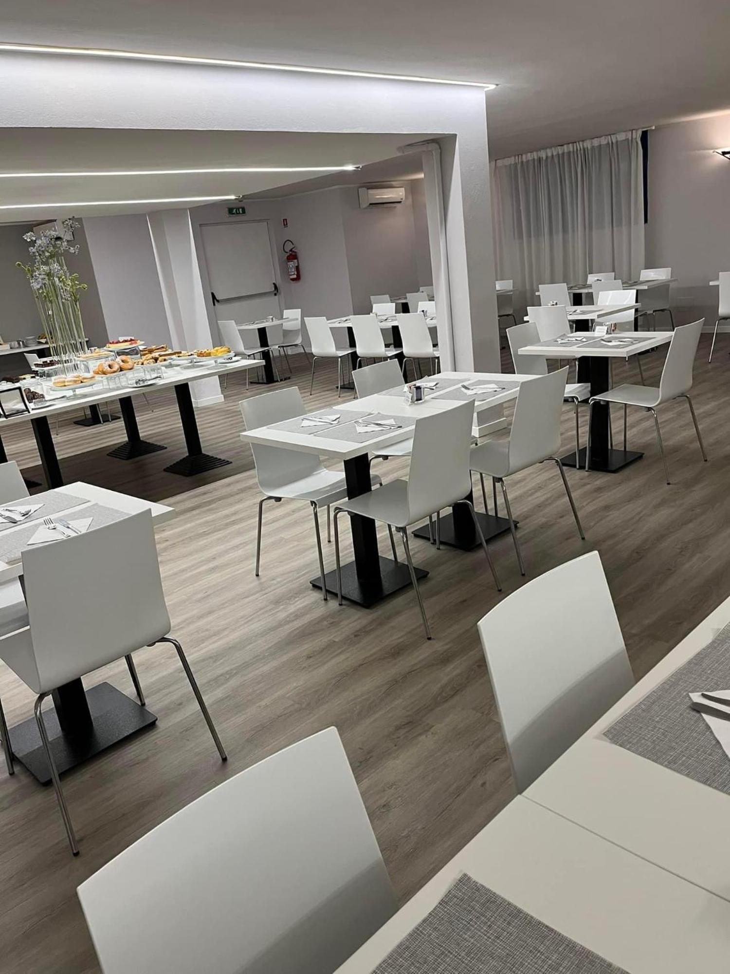 Park Hotel Residence Crema Bagian luar foto