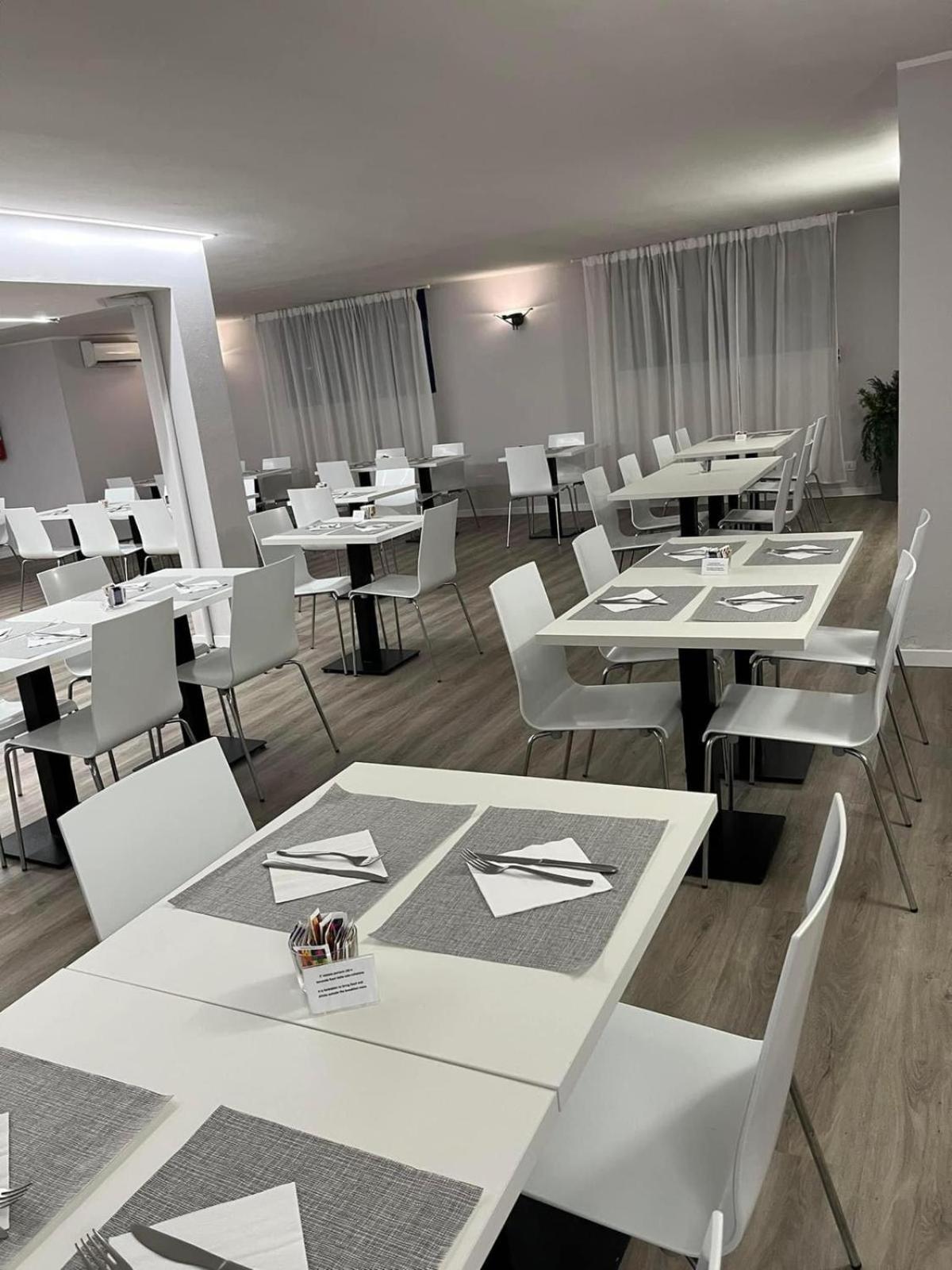 Park Hotel Residence Crema Bagian luar foto