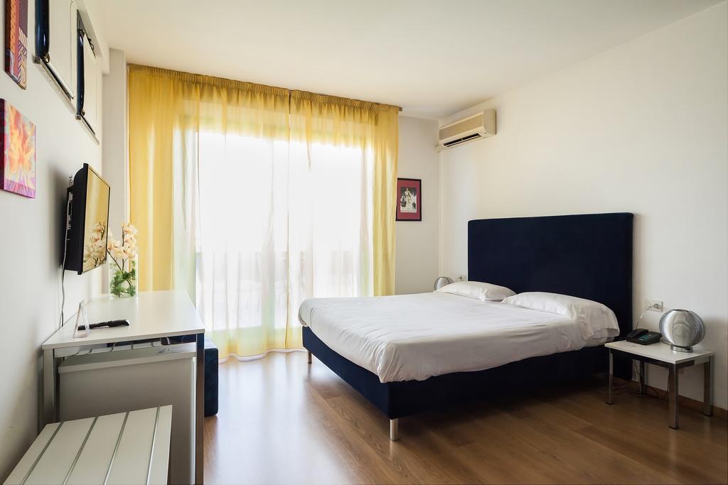 Park Hotel Residence Crema Bagian luar foto